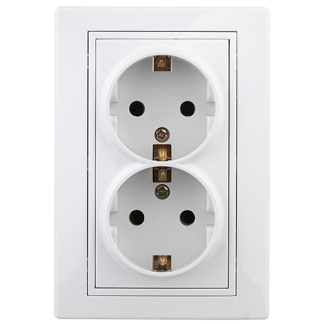 розетка 2 поста INTRO Plano с заземлением белый